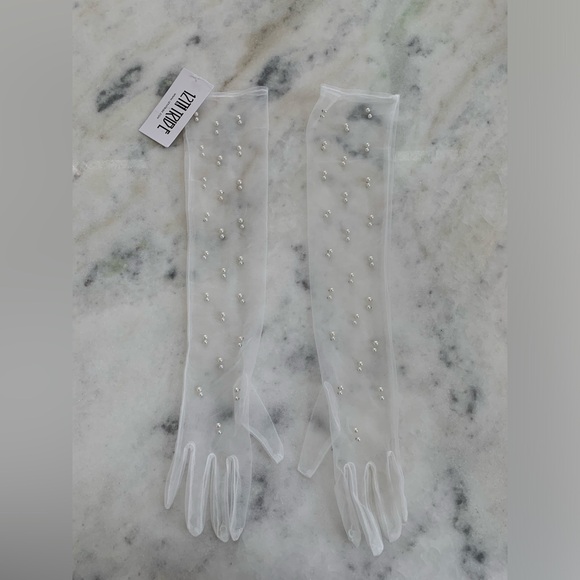 12th Tribe Adaline Pearl Bridal Gloves O/S - Picture 3 of 3